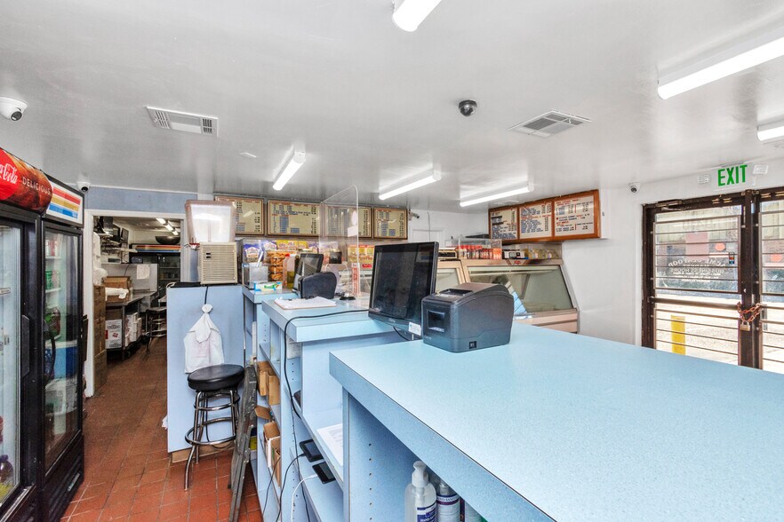 9410 Homestead Rd, Houston, TX 77016 Freestanding For Sale