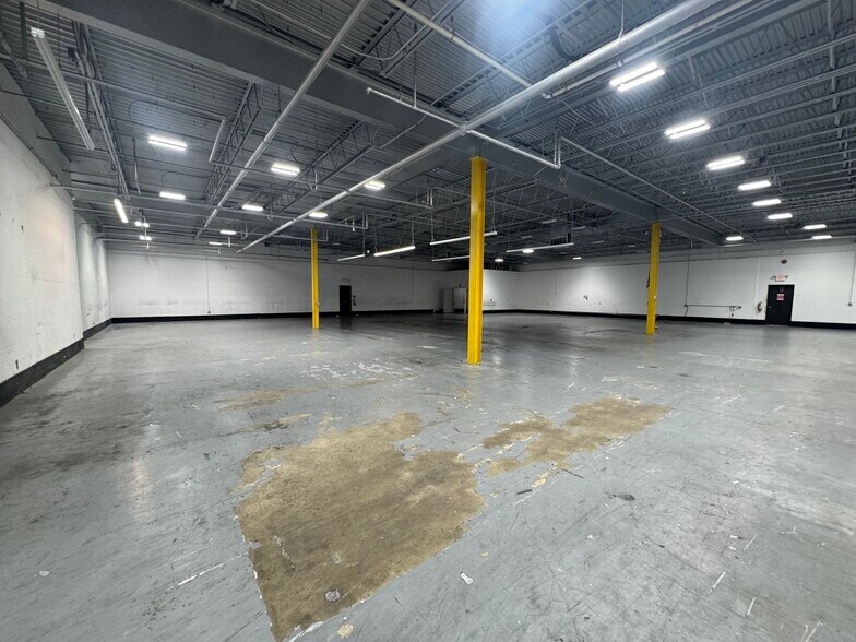 More Photos Of 7040 Colonial Hwy, Pennsauken Manufacturing For Lease