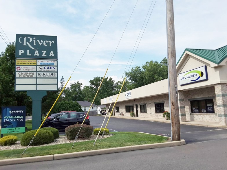 Primary Photo Of 427 W Pike St, Goshen Restaurant For Lease