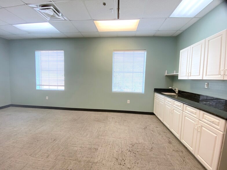 More Photos Of 910 Williston Park Pt, Lake Mary Medical For Sale