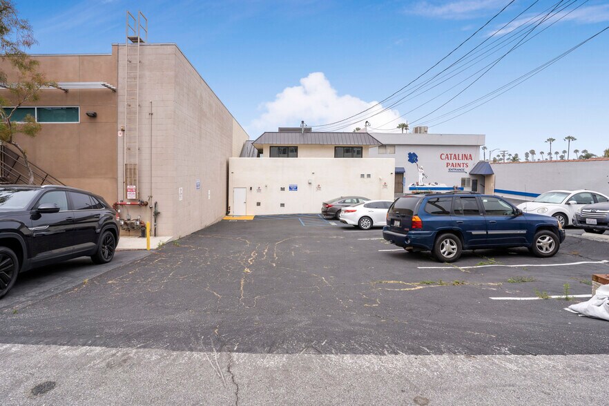 More Photos Of 1010 S Pacific Coast Hwy, Redondo Beach Storefront Retail Office For Lease