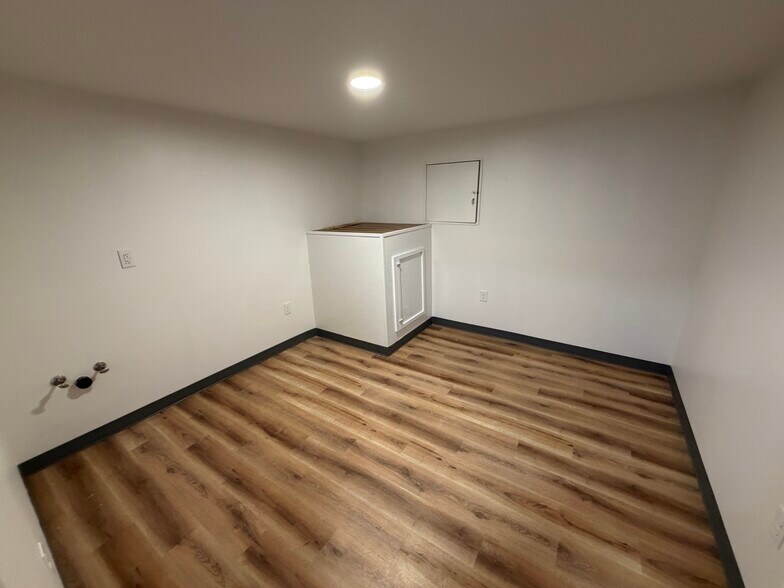 More Photos Of 246 Main St, New Paltz General Retail For Lease