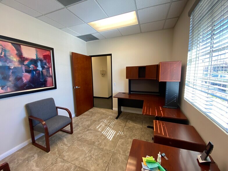 More Photos Of 3213 E Warm Springs Rd, Las Vegas Medical For Lease