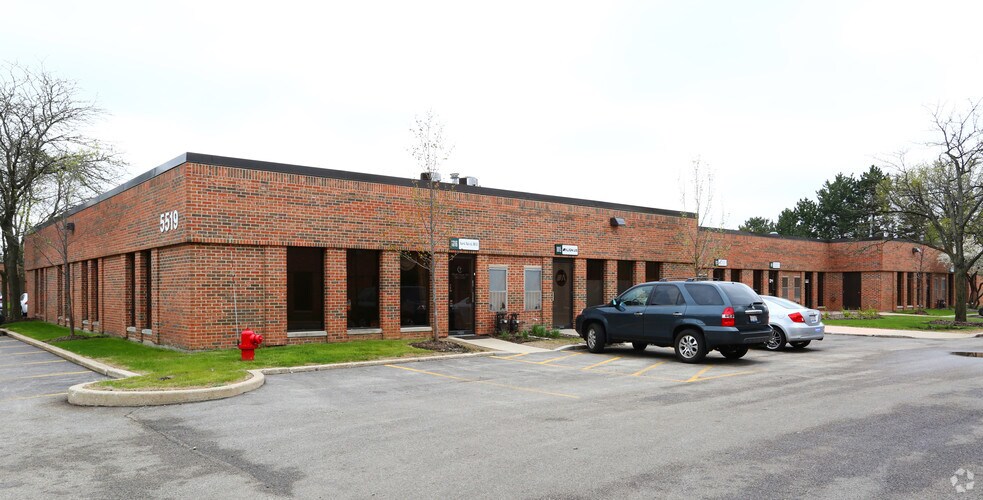 More Photos Of 5519 N Cumberland Ave, Chicago Office For Lease