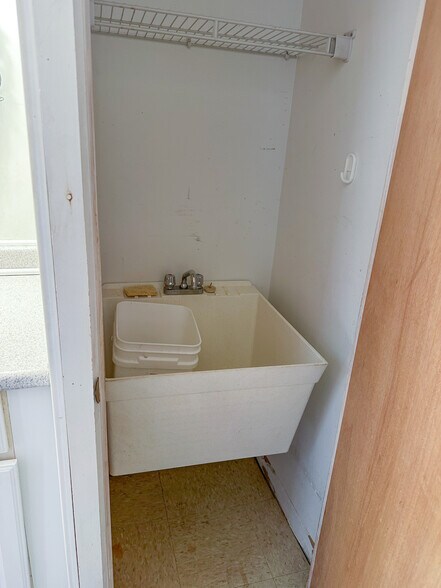 More Photos Of 31 Central Square, Troy Storefront Retail Residential For Lease