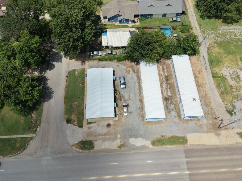 More Photos Of 107 3rd st, Minco Industrial For Sale