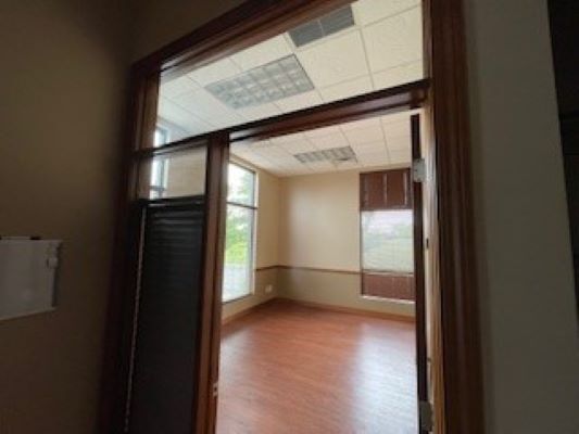 More Photos Of 2127 Midlands Ct, Sycamore Office For Lease