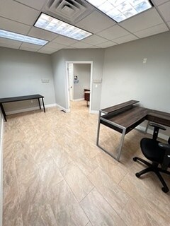 More Photos Of 2775 Vista Pky, West Palm Beach Light Distribution For Lease