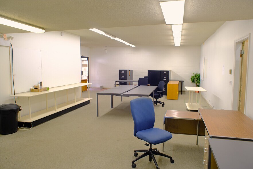 More Photos Of 1670 Pandora St, Vancouver Warehouse For Sale