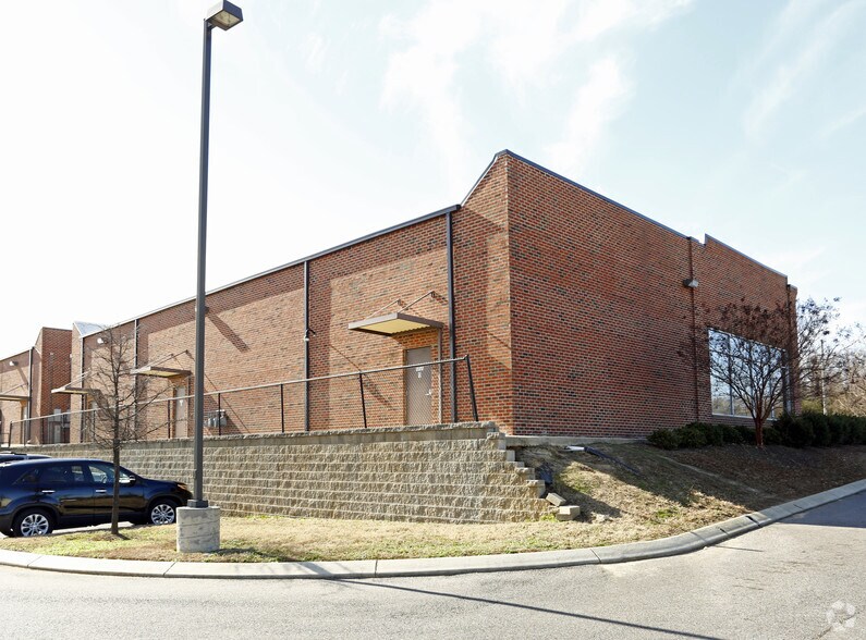 More Photos Of Airways & Stateline, Southaven Unknown For Lease