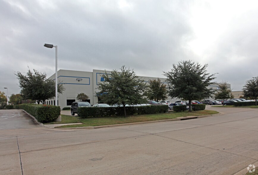 More Photos Of 10350 Olympic Dr, Dallas Distribution For Lease