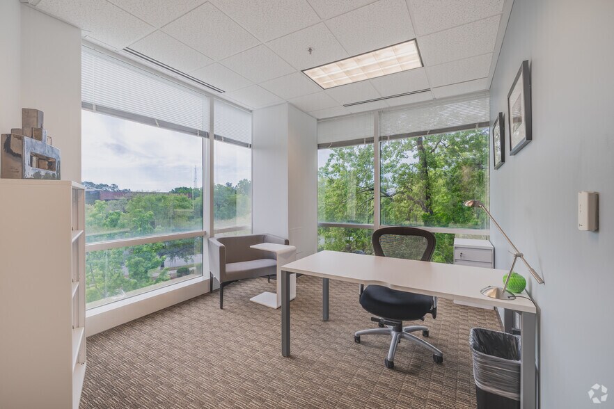 More Photos Of 4000 Faber Place Dr, North Charleston Coworking Space