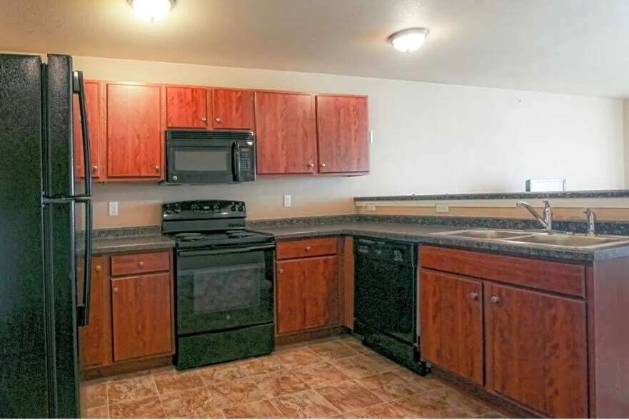 More Photos Of 138 Rodeo Dr, Killdeer Apartments For Sale