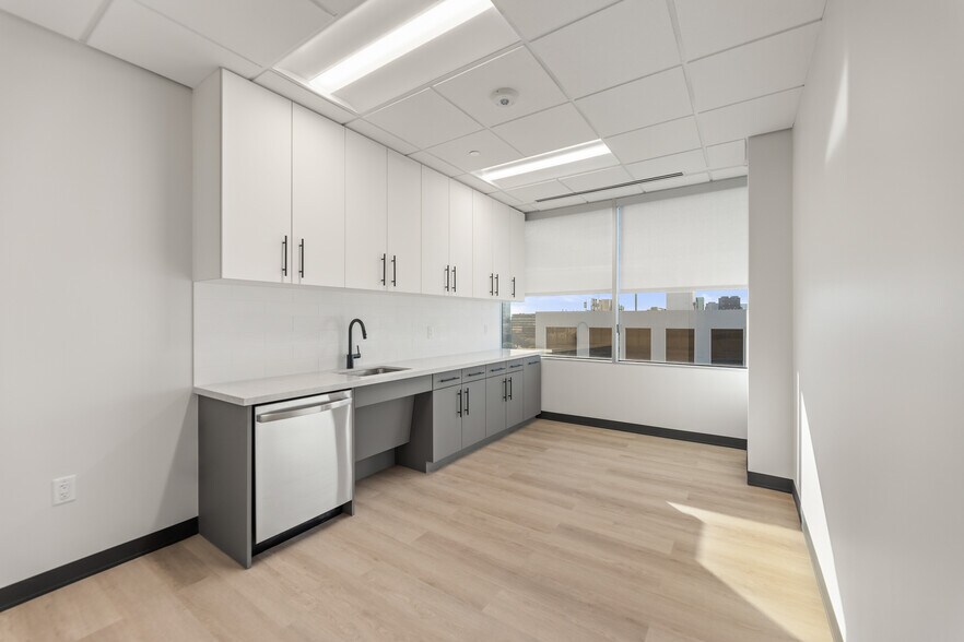 More Photos Of 10000 N Central Expy, Dallas Office Residential For Lease