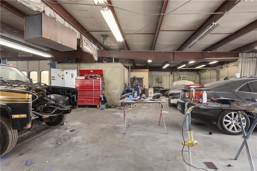 More Photos Of 3709 Pickett Rd, Saint Joseph Auto Repair For Sale