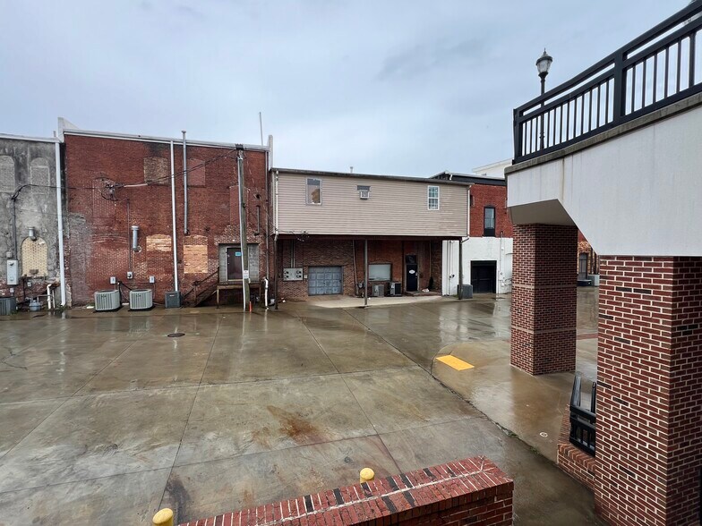 More Photos Of 79 E Main St, Buford Storefront For Sale