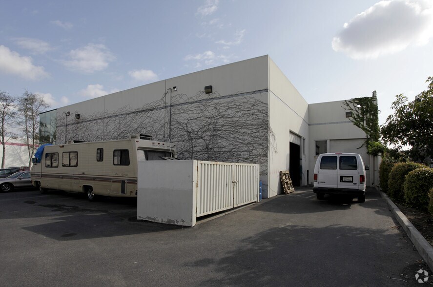 More Photos Of 10852 Forbes Ave, Garden Grove Manufacturing For Lease