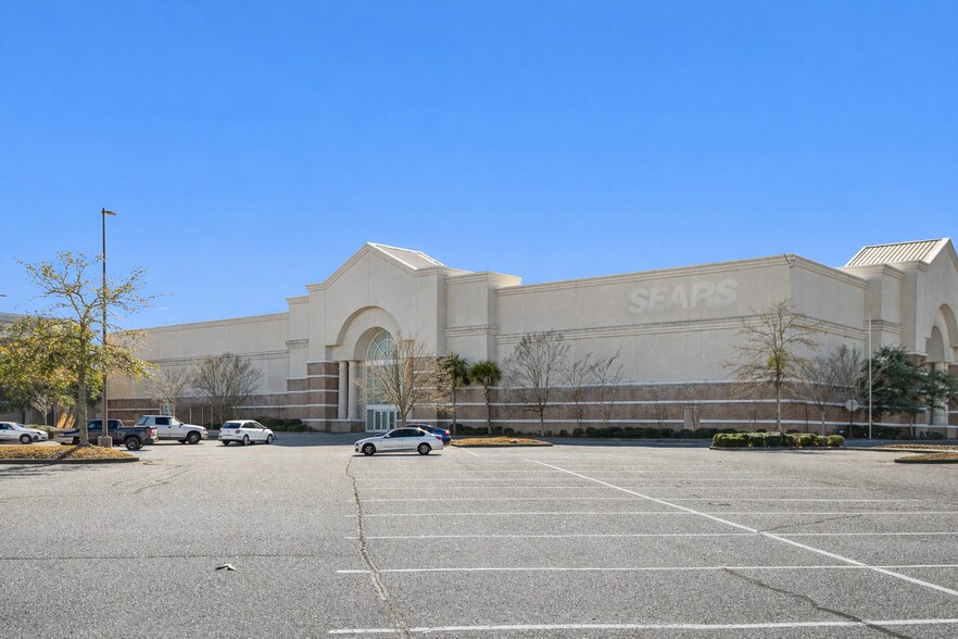 More Photos Of 1200 Coastal Grand Cir, Myrtle Beach Department Store For Sale