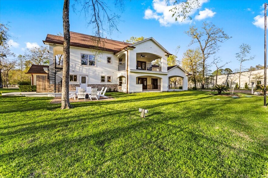 More Photos Of 8811 West Ln, Magnolia Office For Sale