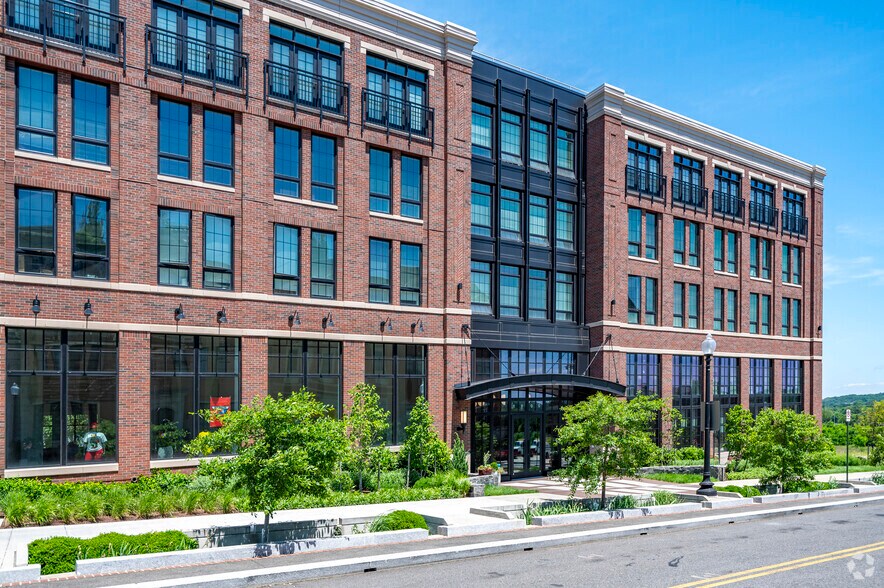 More Photos Of 1900 C St SE, Washington Apartments For Lease
