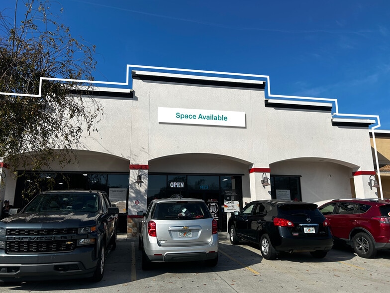 Primary Photo Of 1423 E Brandon Blvd, Brandon Health Club For Lease