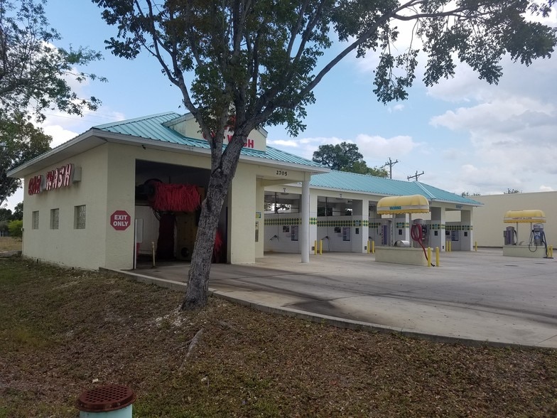 More Photos Of 4628 Chiquita Blvd S, Cape Coral Carwash For Sale