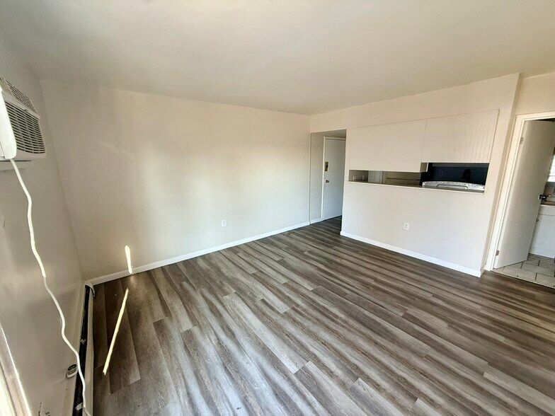 More Photos Of 911-913 Rogers Pl, Cincinnati Apartments For Sale