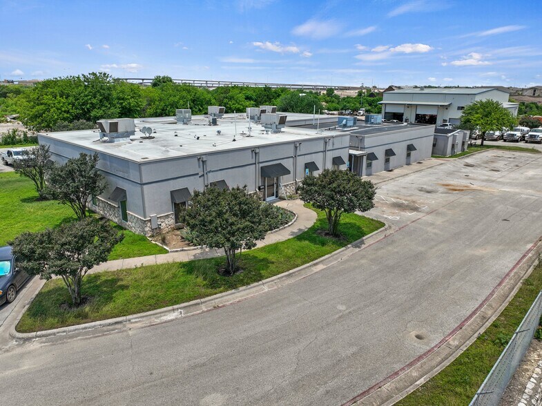 More Photos Of 2336 Picadilly Dr, Round Rock Warehouse For Sale