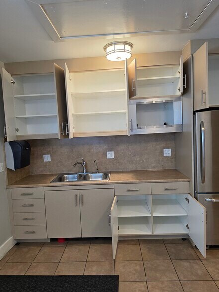 More Photos Of 11654 W Pico Blvd, Los Angeles Office For Lease