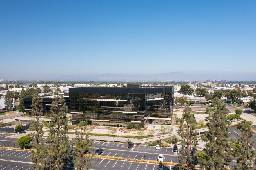 More Photos Of 3100 S Harbor Blvd, Santa Ana Office For Sale