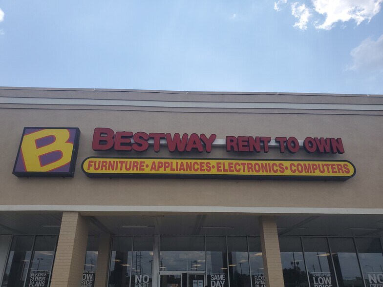 More Photos Of 2234-2288 E South Blvd, Montgomery Storefront For Lease