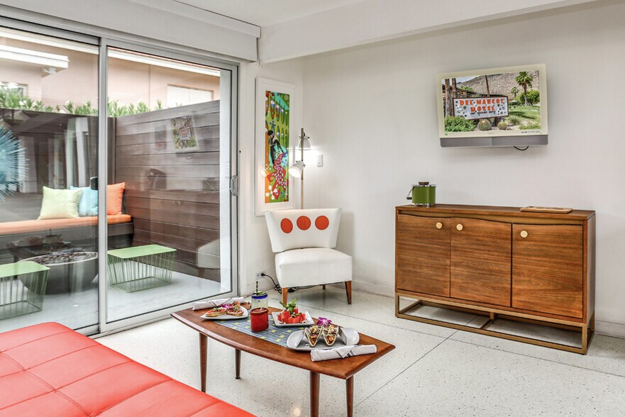 More Photos Of 225 W Baristo Rd, Palm Springs Hotel For Sale
