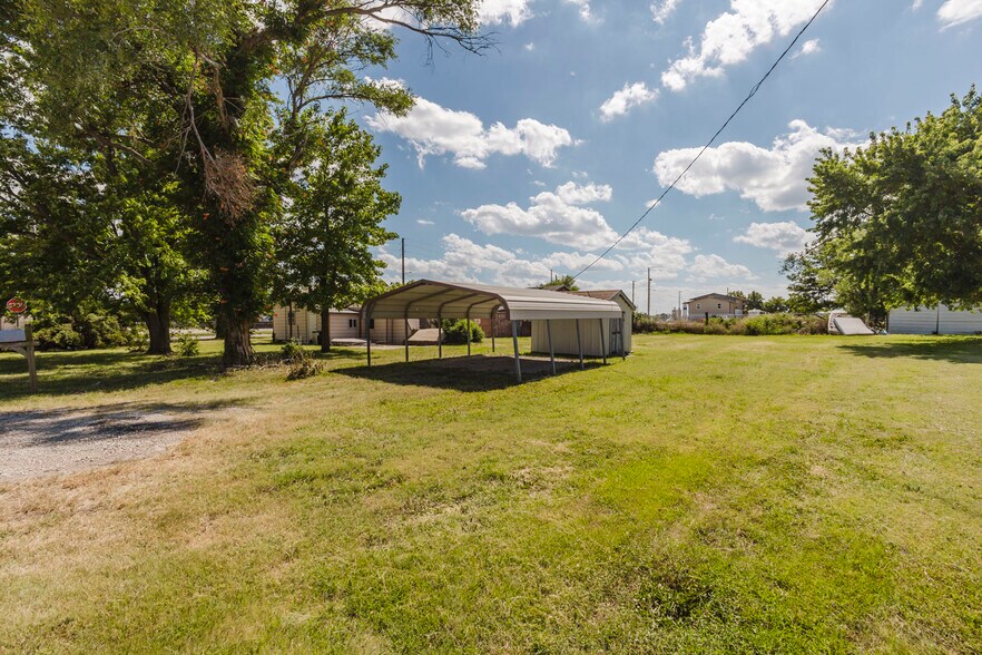 More Photos Of 1610 W 6th Ave, El Dorado General Retail For Sale