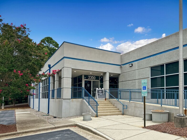 More Photos Of 3300 Gateway Centre Blvd, Morrisville Coworking Space