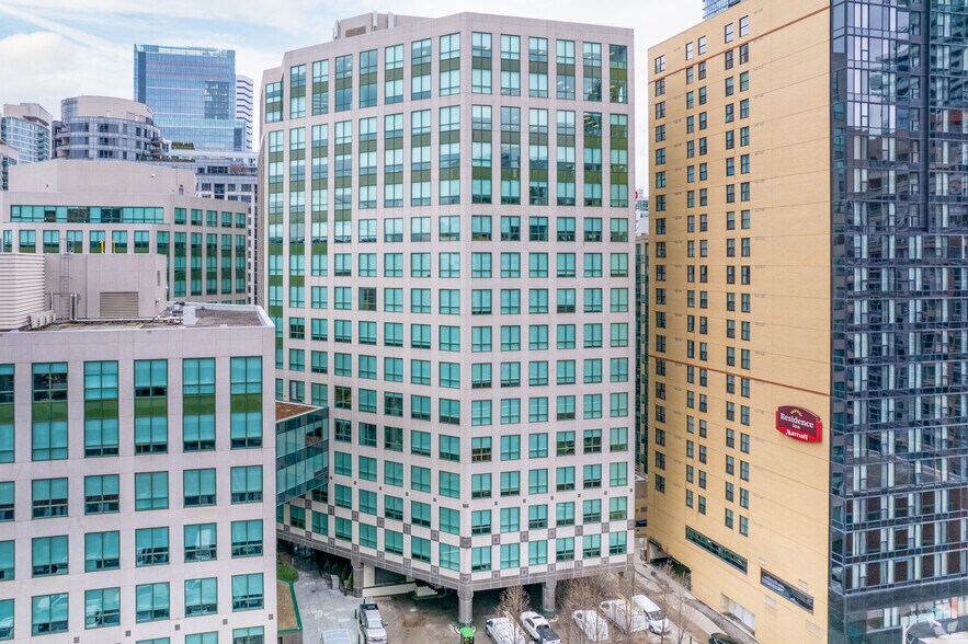 More Photos Of 320 Front St W, Toronto Office For Lease