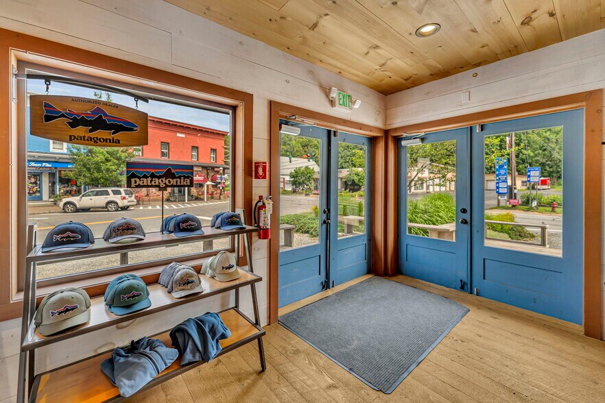 More Photos Of 1959 Old Route 17, Roscoe Storefront Retail Residential For Sale