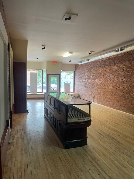 More Photos Of 15 Genesee St, Auburn Restaurant For Lease