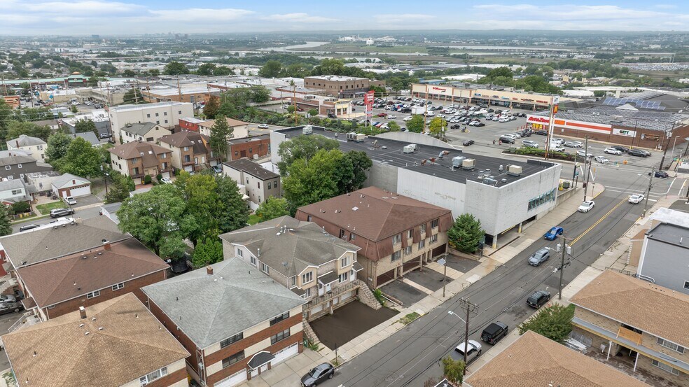 More Photos Of 480 Walker St, Fairview Apartments For Sale