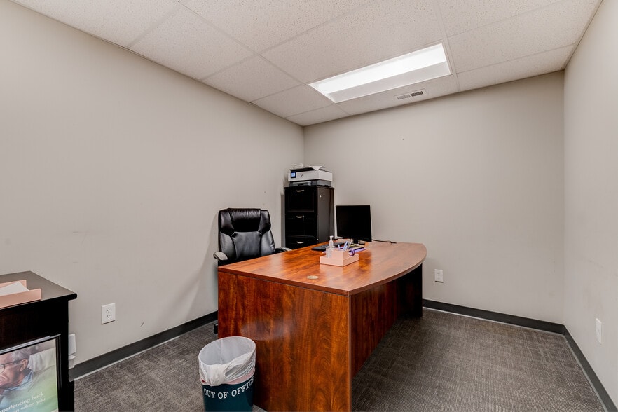 More Photos Of 2824 Mack Rd, Fairfield Loft Creative Space For Sale