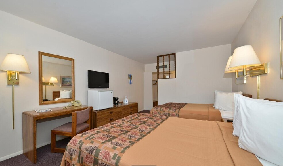 More Photos Of 602 E 4th St, North Platte Hotel For Sale