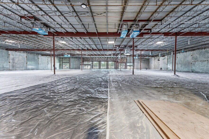 More Photos Of 2519 N McMullen Booth Rd, Clearwater Freestanding For Lease