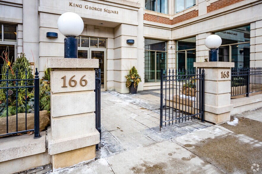 More Photos Of 166 King St E, Toronto Apartments For Lease