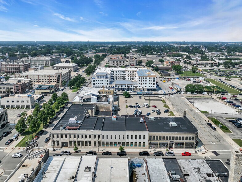 More Photos Of 5522 6th Ave, Kenosha Restaurant For Lease