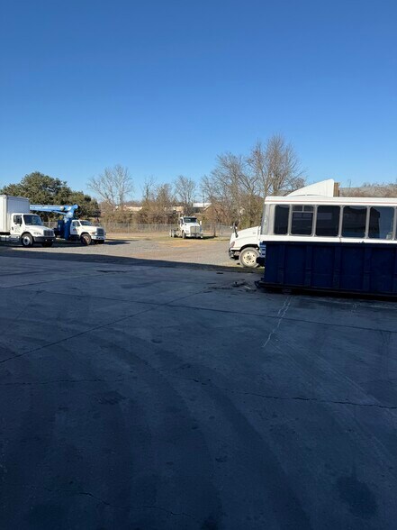 More Photos Of 1060 Grimmett Dr, Shreveport Distribution For Lease