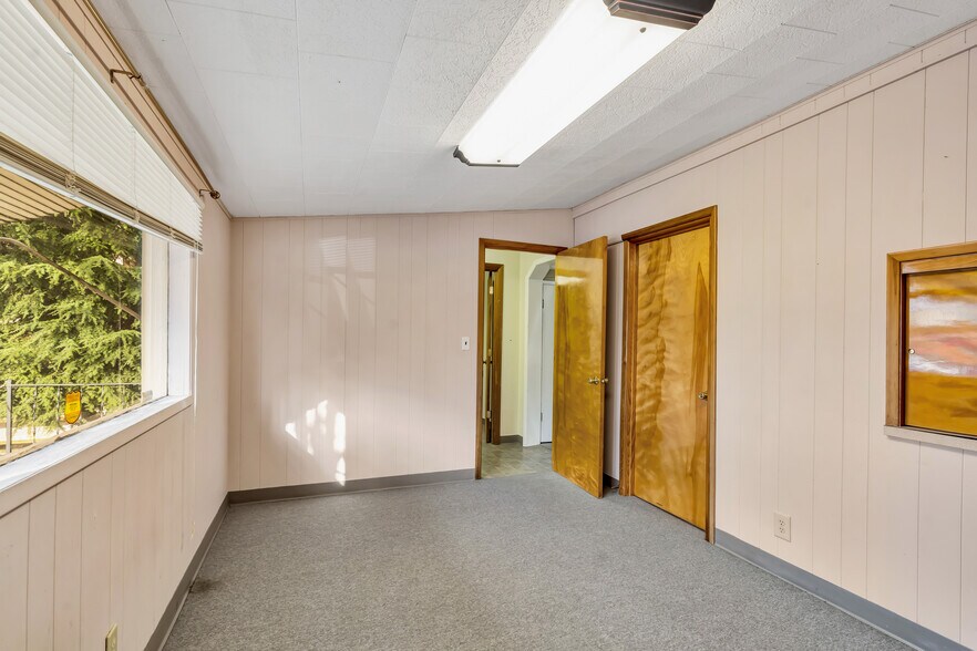 More Photos Of 122 Engle Ave, Molalla Office Residential For Sale