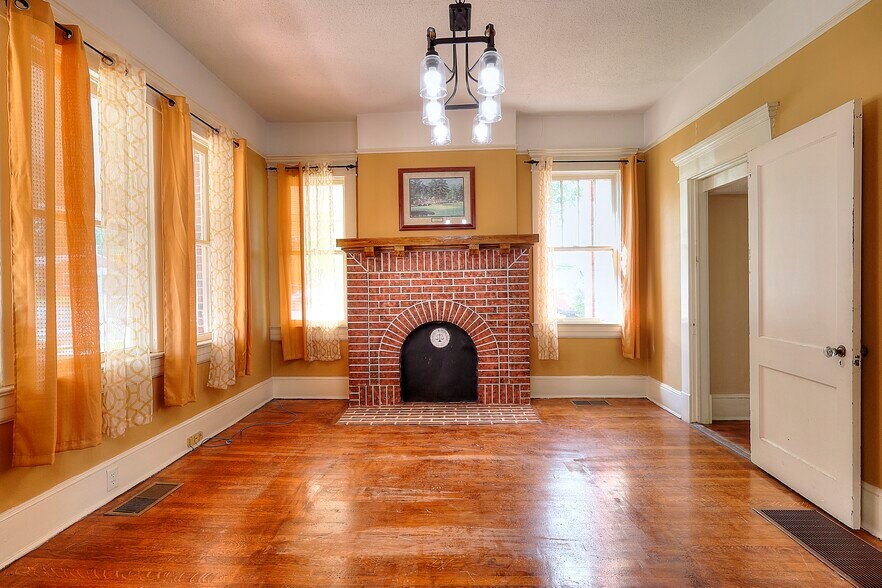 More Photos Of 338 N Broad St, Monroe Office Residential For Sale