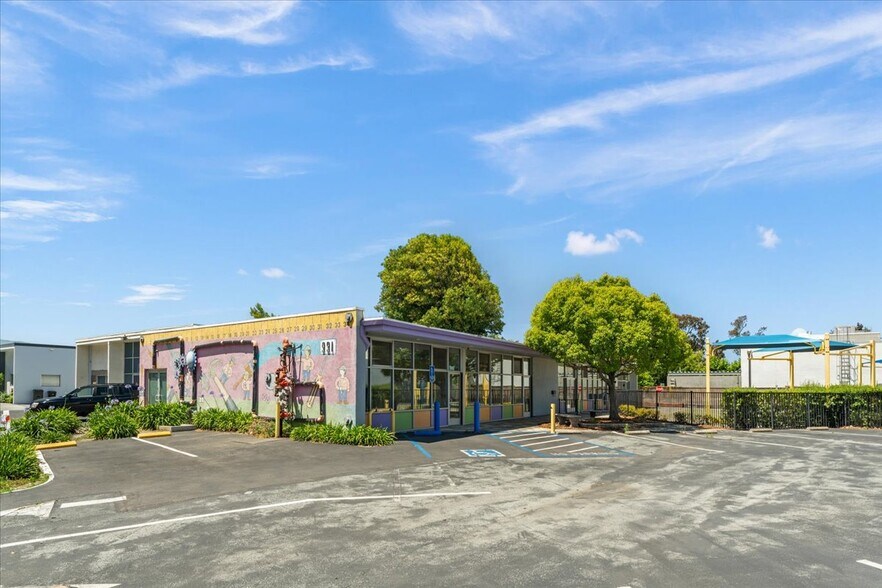 More Photos Of 991 Commercial St, Palo Alto Schools For Lease