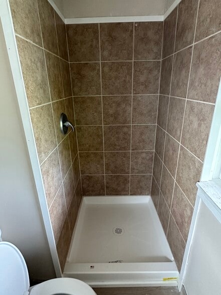 More Photos Of 197 S Leonard St, Waterbury Apartments For Sale