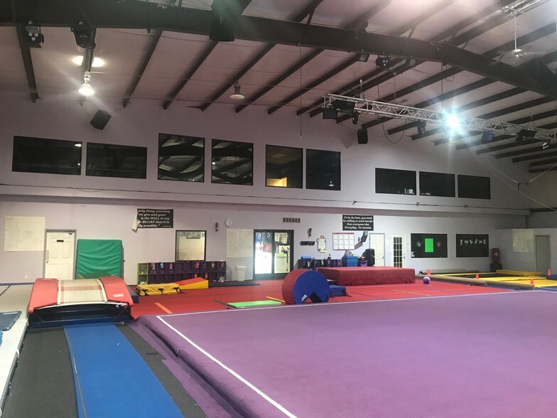 More Photos Of 355 Commerce Dr, Rincon Warehouse For Sale