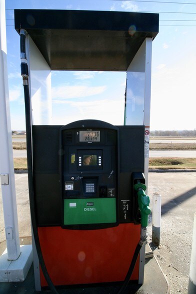 More Photos Of 16550 Us-75, Bellevue Convenience Store For Sale